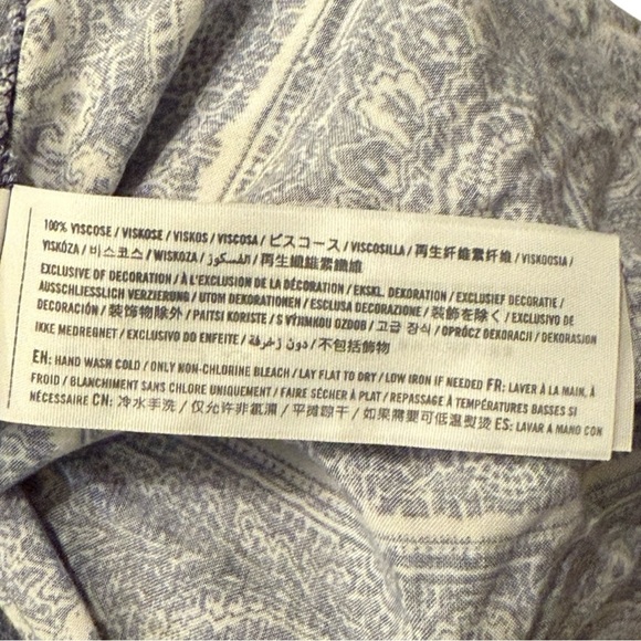 Abercrombie & Fitch Navy and Cream Paisley Kimono Size M/L - Picture 6 of 7